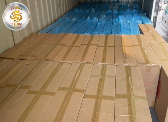 Thời Đại Mới Bàn Giao 50 Bộ FFU Kèm Màng Lọc HEPA Và Tiếp Nhận Container Hàng Mới Tại Kho Bắc Ninh